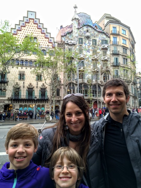 Block of Discord (modernist architecture; Gaudí's Casa Battló in the middle)