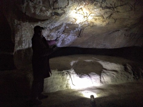 Amazing 13,000 year old Niaux cave paintings